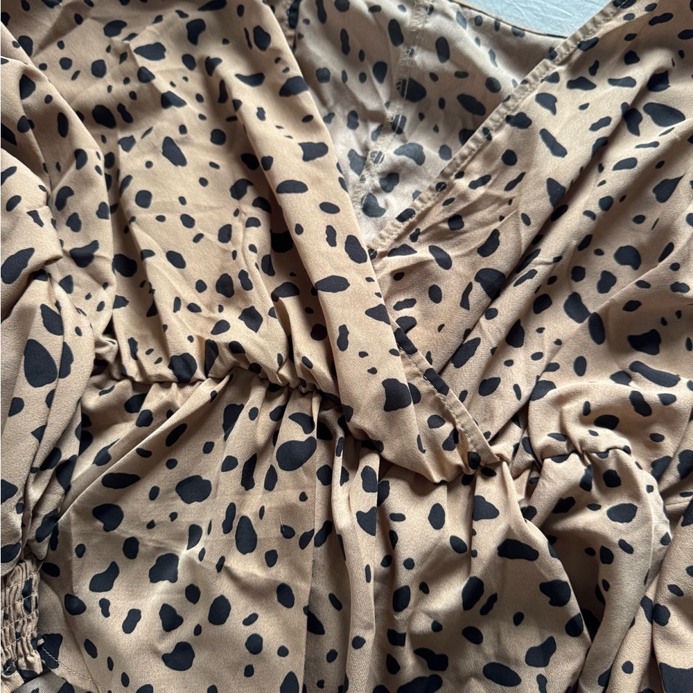 Leopard Print Ruffle Blouse - Picture 3 of 3